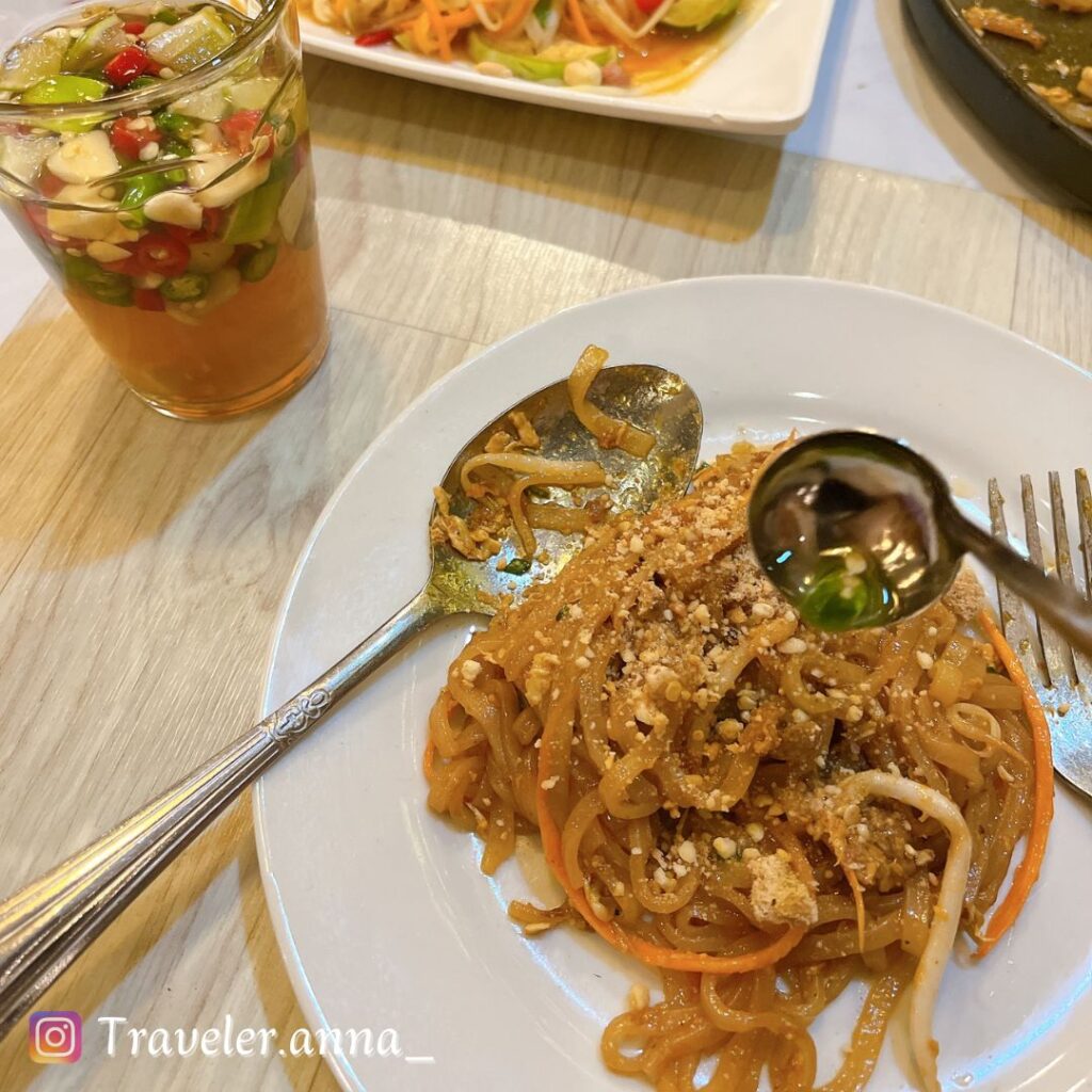 泰國蘇美島-Samui-kangaroo-travleranna-Pad Thai 泰式炒牛肉河粉